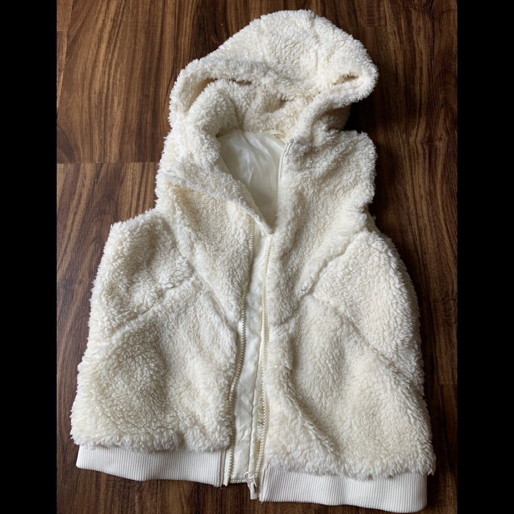 Girls Ziya plush vest - Size M